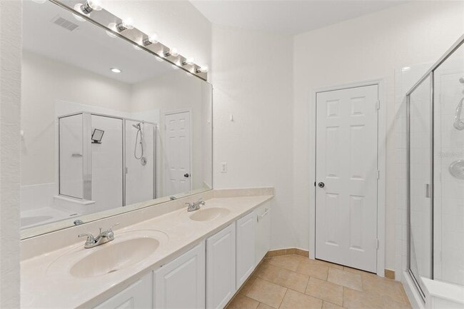 Building Photo - 8838 Abbotsbury Dr