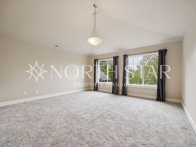 Building Photo - Tuscan Hills Traditional in Happy Valley