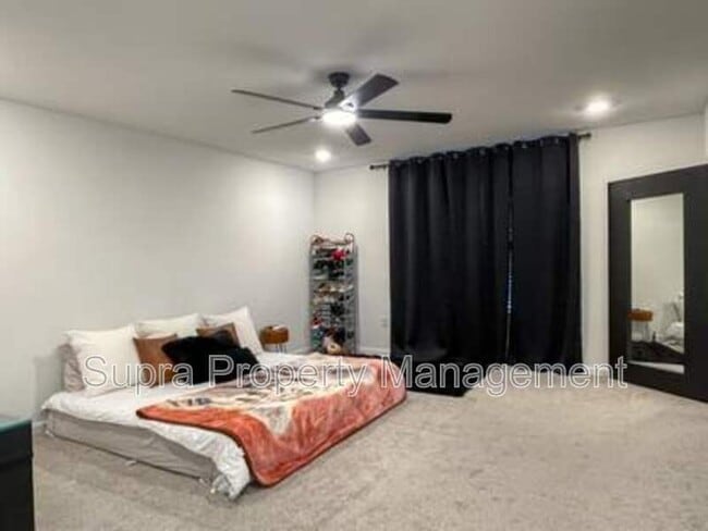 Building Photo - 14185 Epply Dr