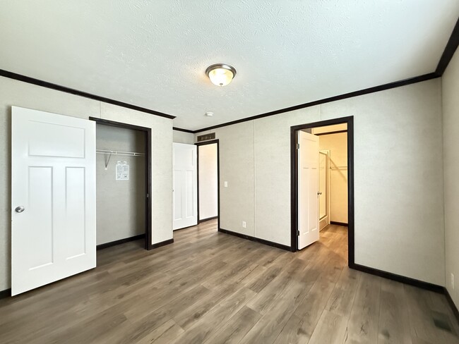 Building Photo - 38110 Versailles St