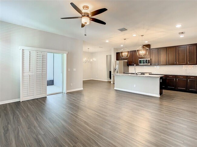 Building Photo - 14912 Caravan Ave