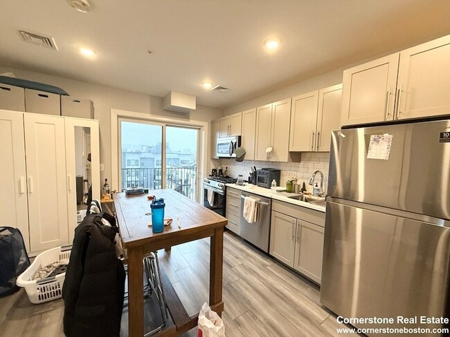 Building Photo - 55 W Fifth St