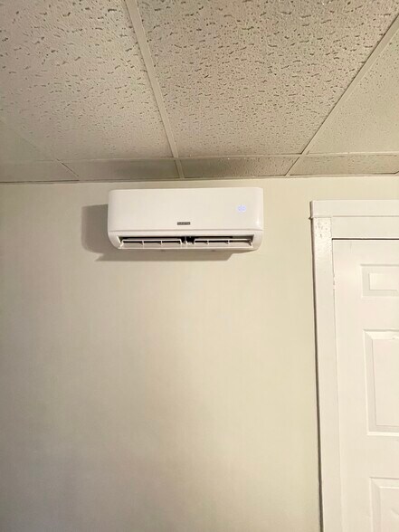 Building Photo - 416 S Lime St