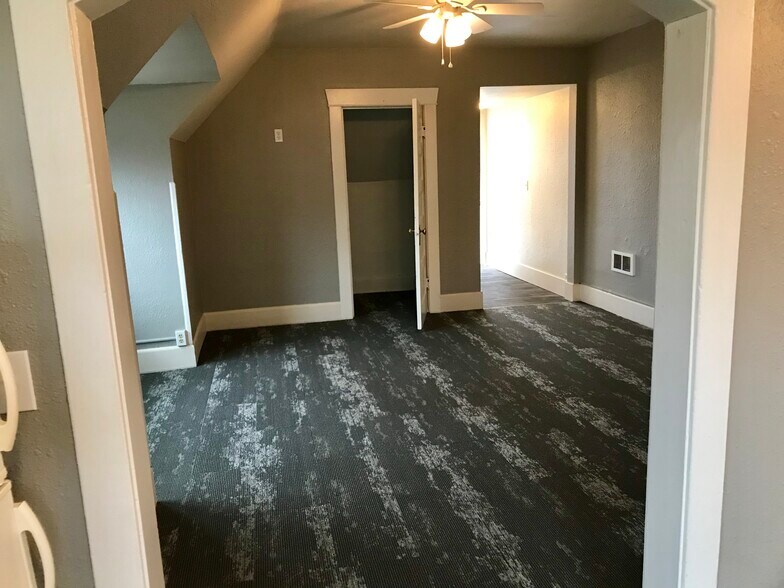 Living - 1817 W 8th Ave