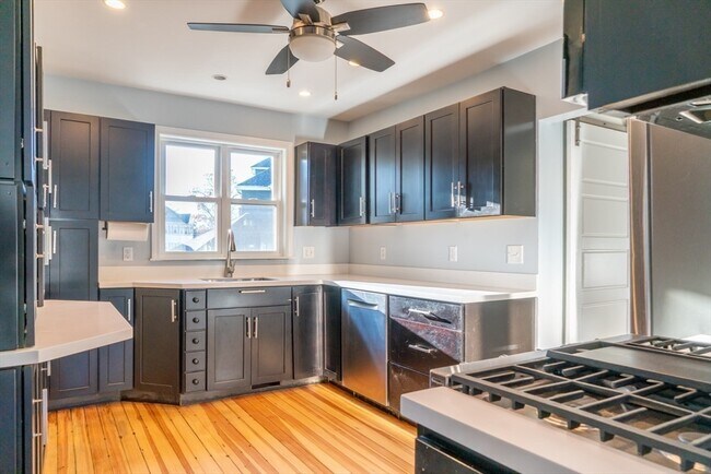 Building Photo - 15 Pembroke St