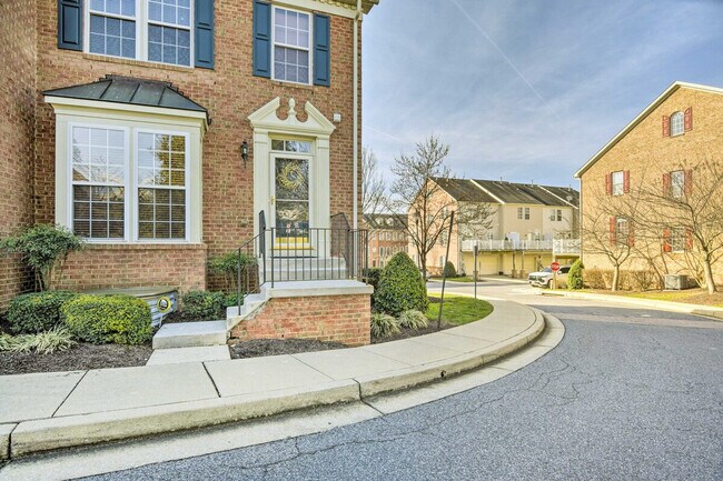 Building Photo - 5077 Cameo Terrace