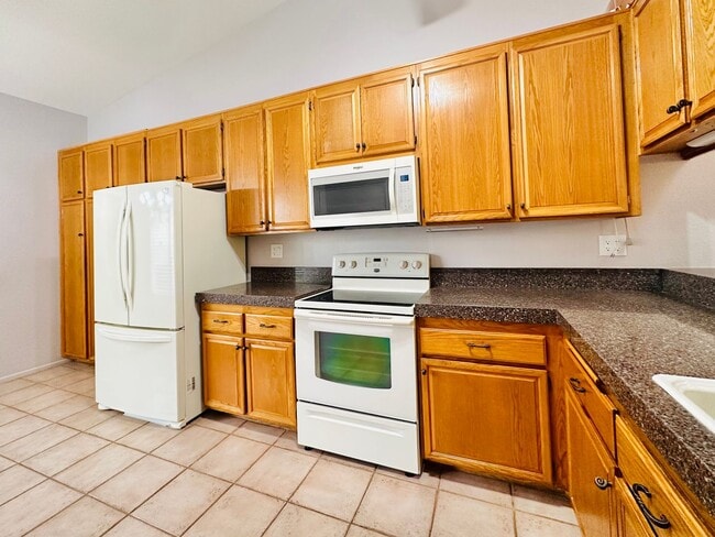 Building Photo - Serene Retreat in the Oaks North 55+ Community: Discover Your Dream Home!