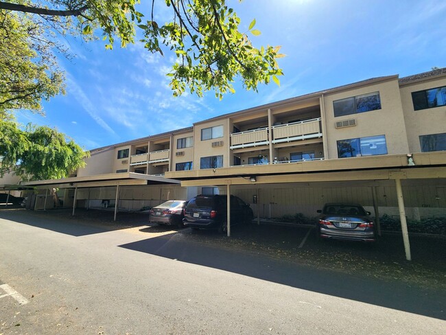 Building Photo - 1 Bedroom 1 Bath Remodeled Condo Available...