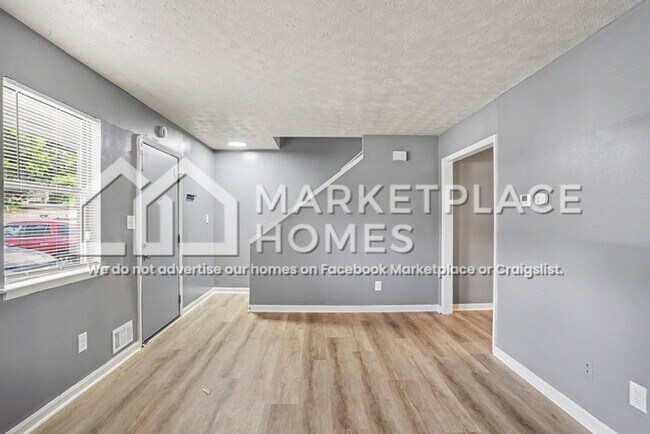 Building Photo - 956 Windwood Ct