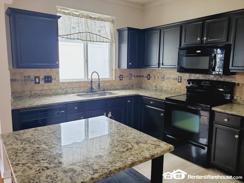 Building Photo - 3934 Cutler Donahoe Way