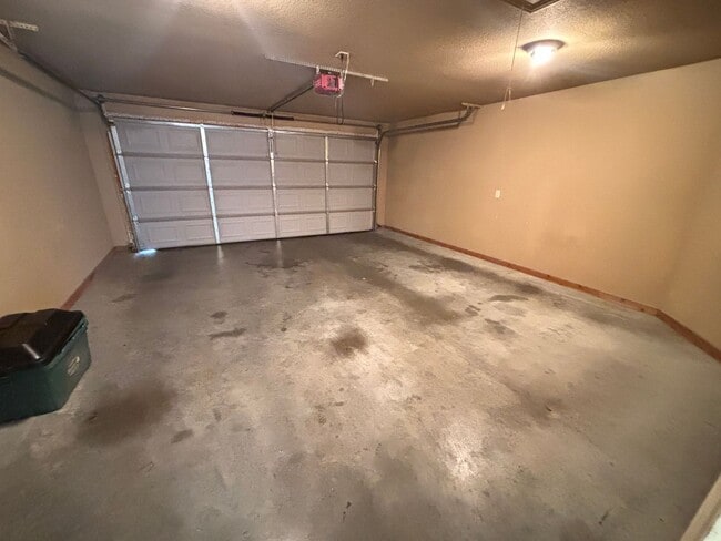 Building Photo - READY NOW! Your Future Home in Clabber Creek! Lawn Maintenance Included!