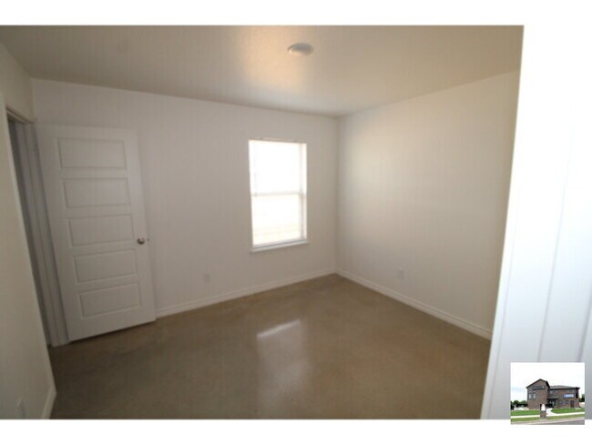 Building Photo - 106 Lost Trl