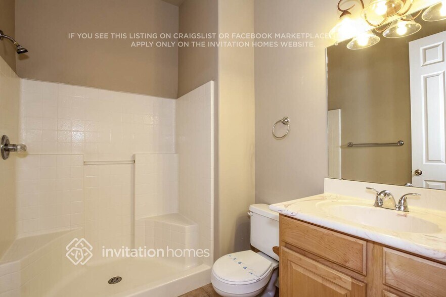 Building Photo - 1017 N 61st Dr