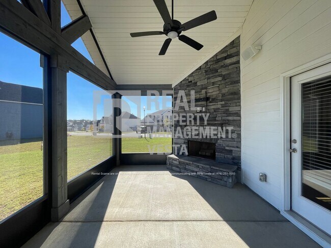 Building Photo - 109 Hidesta Ct