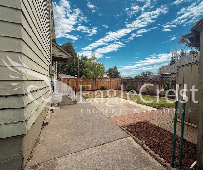 Building Photo - 127SW6