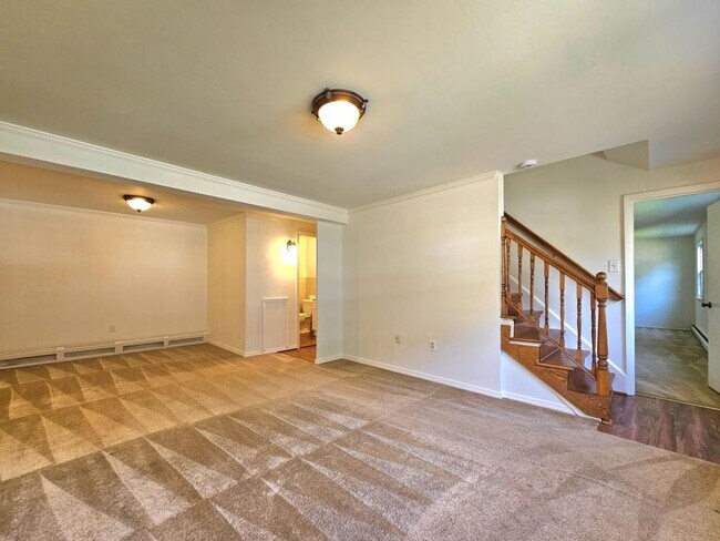 Building Photo - 4123 Glendale Rd