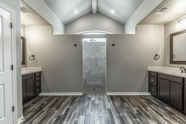 Building Photo - 222 Sand Flat Ln