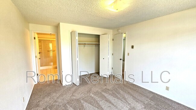 Building Photo - 1602 SE 145th Ct