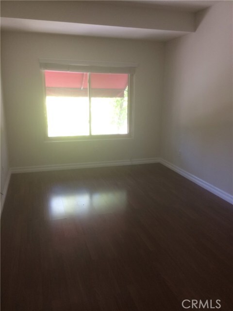 Building Photo - 2091 Lake Shore Dr