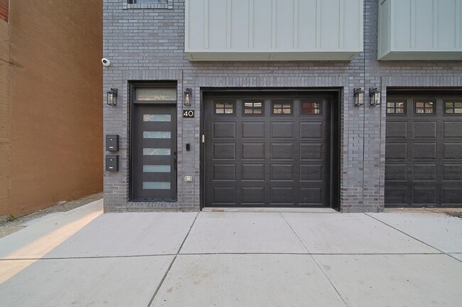 Building Photo - 40 Wright Ave