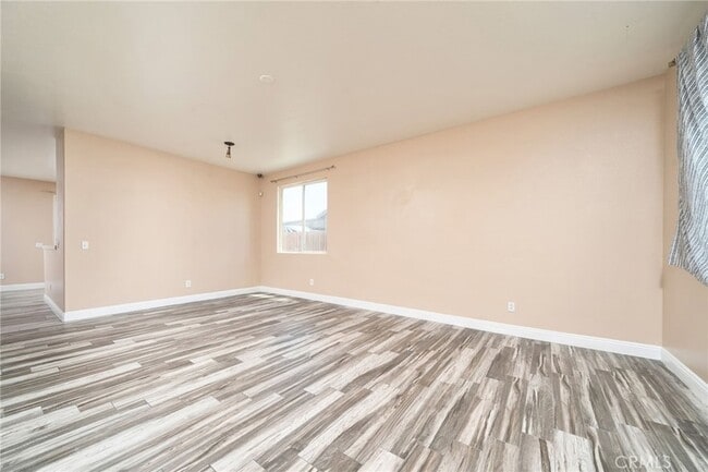 Building Photo - 12833 Biscayne Ave