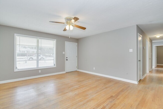 Building Photo - 4 Bedroom 1.5 Bathroom Home in Augusta