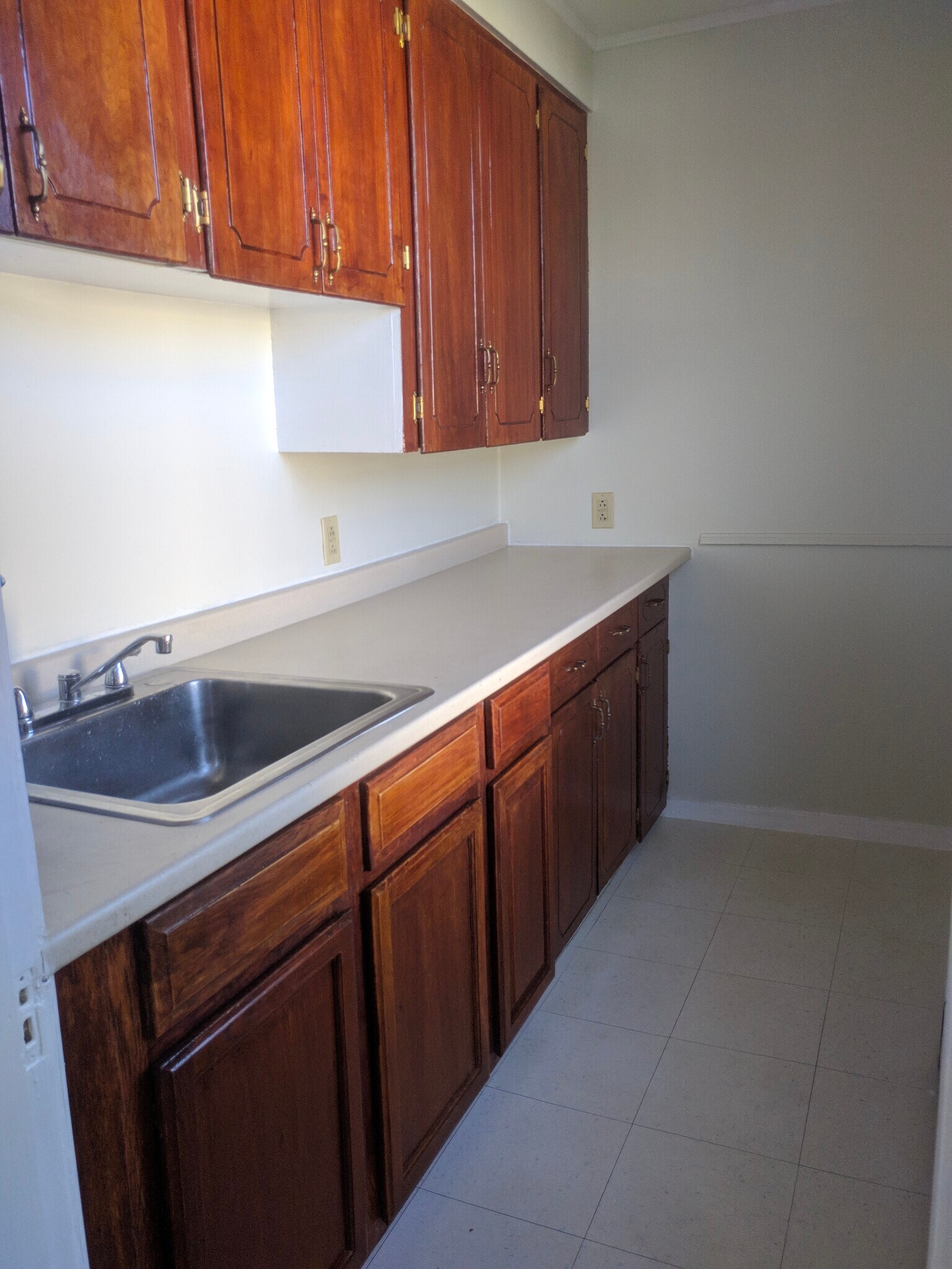 Building Photo - 32 Douglas St