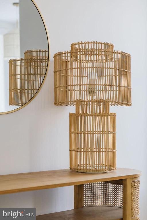 Building Photo - 2460 Ontario Rd NW