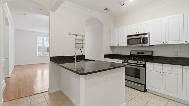 Building Photo - RENOVATED 1 BEDROOM 1 BATH CONDO IN THE COLONNADE IN KENTLANDS