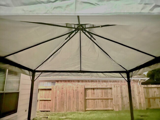 Building Photo - 11810 Hueco Tanks Dr