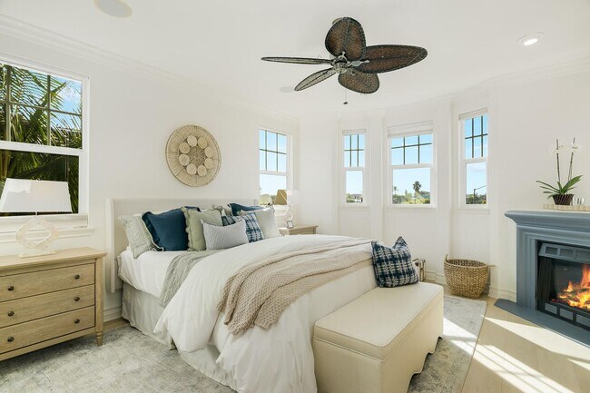 Building Photo - Walk to Beach & Cedros Stunning 4BR Home in Prime Solana Beach Location