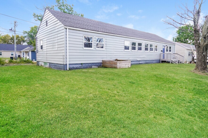 Building Photo - 113 Marshall Dr