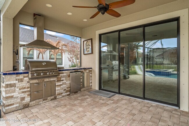 Building Photo - 7782 Paragrass Ave