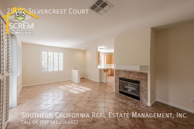 Building Photo - Three Bedroom + Loft Townhome in Gated Com...