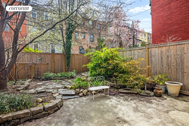 Building Photo - 52 Midwood St