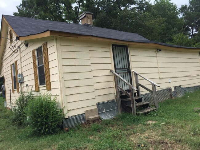 Building Photo - 6017 Marianna Rd