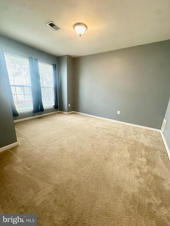Building Photo - 19 Steeplechase Dr