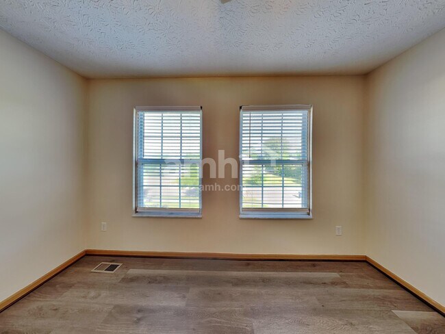 Building Photo - 8510 Reynoldswood Dr