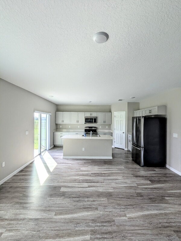 Building Photo - 13089 Oak Hill Way