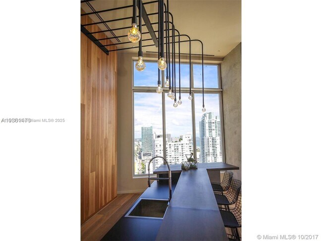 Building Photo - 151 SE 1st St