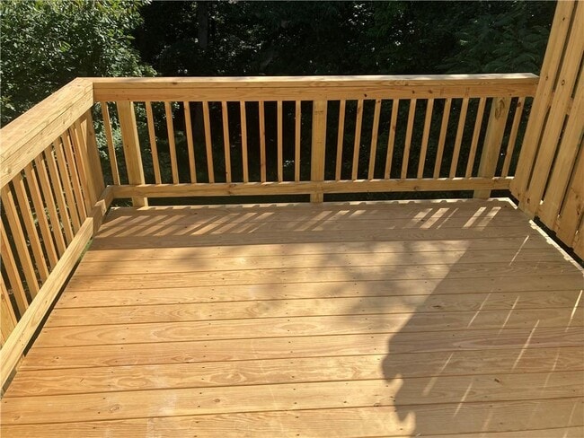 Building Photo - 370 Pointe Cir