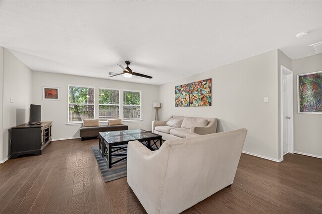 Building Photo - 202 N Vesper Bend Cir