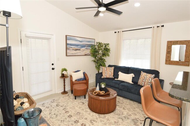 Building Photo - 8714 Mallard Reserve Dr