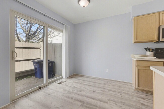 Building Photo - 3036 Forest Creek Ct