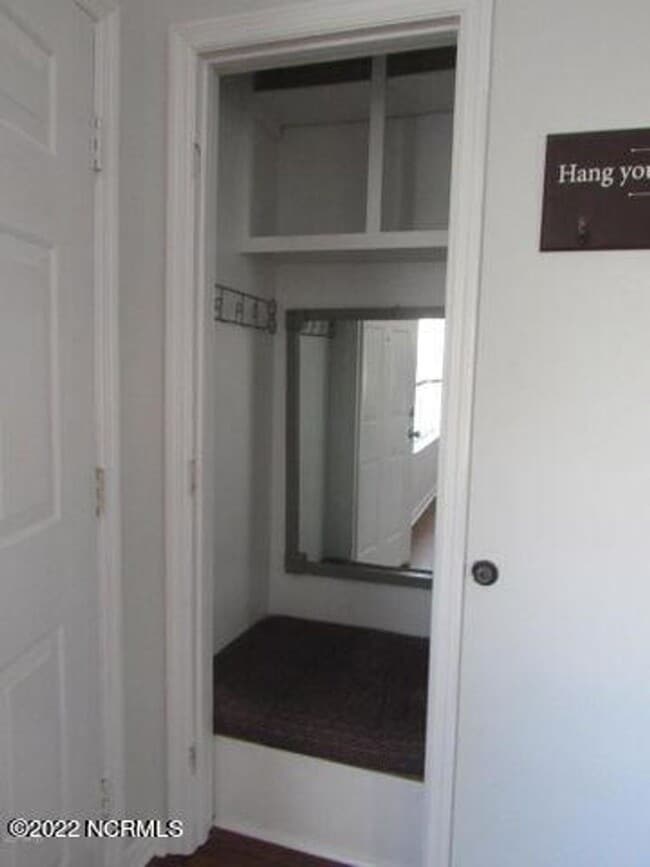 Building Photo - Welcome to Horse Creek Farms!