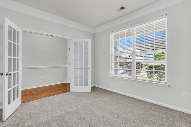 Building Photo - 5 Bedroom 3 Bath Home Located in Sophia Landing in Goose Creek