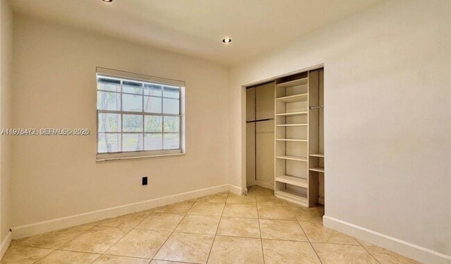 Building Photo - 21020 NE 18th Ct