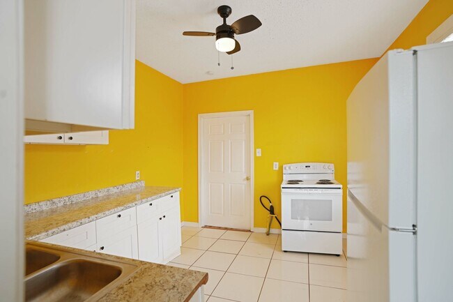 Building Photo - 2 Bedroom St Roch (accepts vouchers)