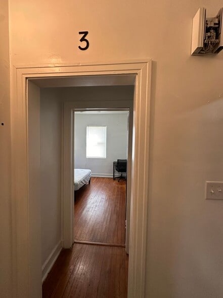 Building Photo - 1131 Eastview St