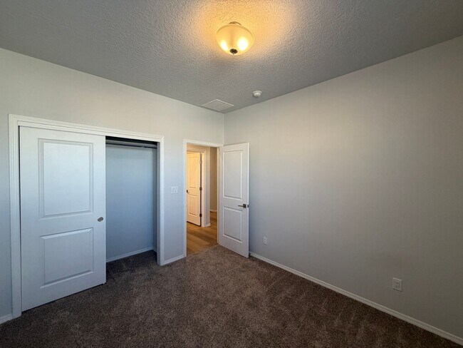 Building Photo - 2 Bedroom Single Story New Build in Mesa Del Sol Near Netflix Studios!